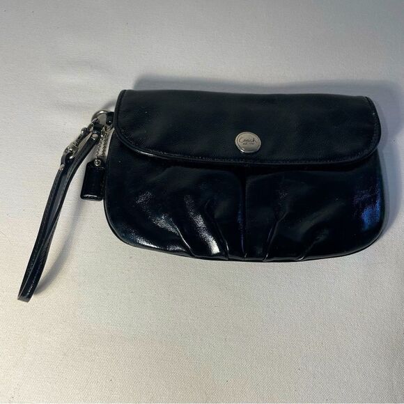 Coach black patent leather Wristlet - Picture 1 of 2